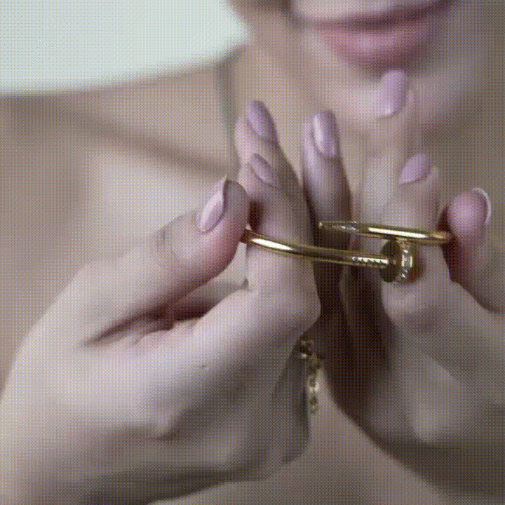 Bracciale Rigido a Chiodo